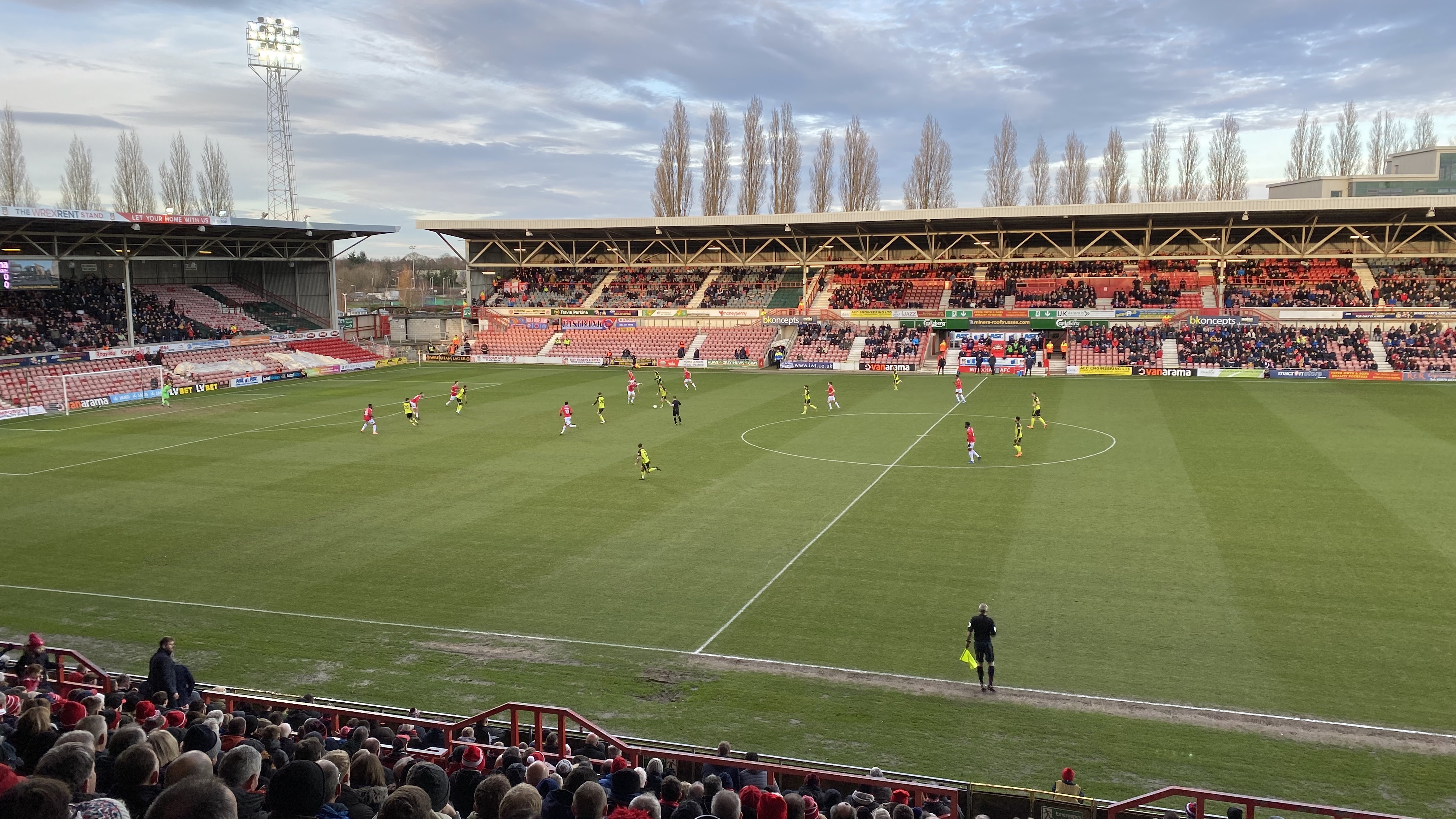Racecourse_Ground,_Wrexham_(49329447362)